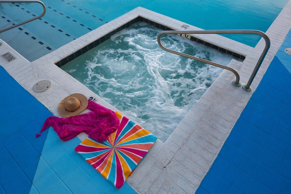 Coconut Malorie Resort Hotel, Ascend Hotel Collection Ocean City Bagian luar foto